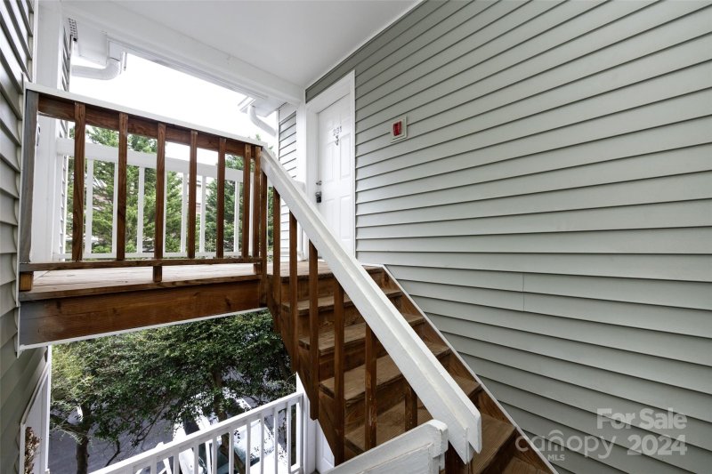 Property image 2 at 430 Queens Road, Charlotte, NC 28207