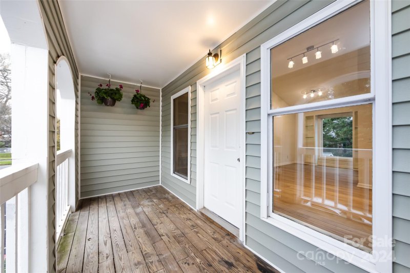 Property image 3 at 430 Queens Road, Charlotte, NC 28207