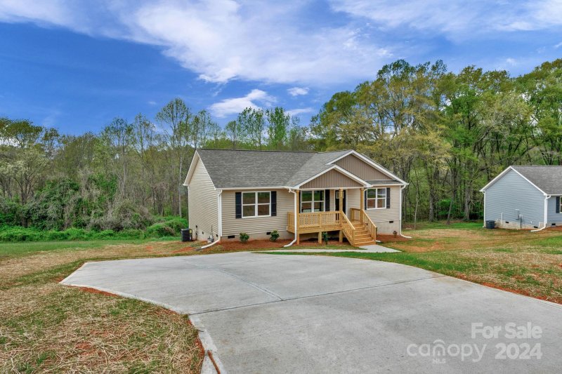 Property image 4 at 826 Cabaniss Drive, Shelby, NC 28150