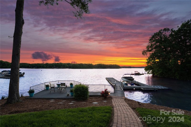 Property image 4 at 156 W Tattersall Drive, Statesville, NC 28677