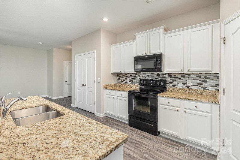 Property image 4 at 1105 Rook Road, Charlotte, NC 28216