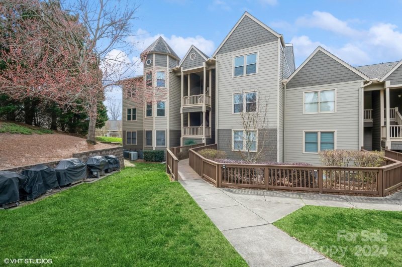 Property image 3 at 13824 Queens Harbor Road, Charlotte, NC 28278