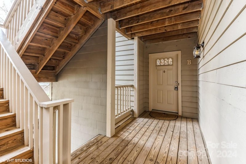 Property image 4 at 13824 Queens Harbor Road, Charlotte, NC 28278