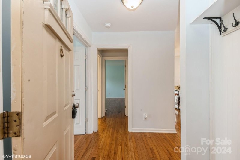 Property image 5 at 13824 Queens Harbor Road, Charlotte, NC 28278