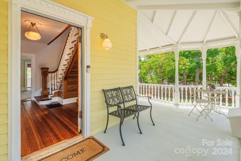 Property image 2 at 19 Washington Road, Asheville, NC 28801