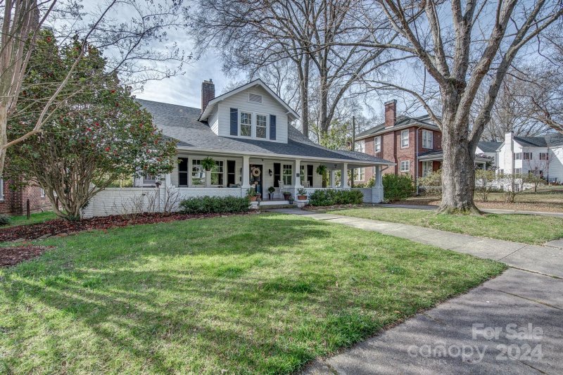 Property image 2 at 307 W 5th Avenue, Gastonia, NC 28052