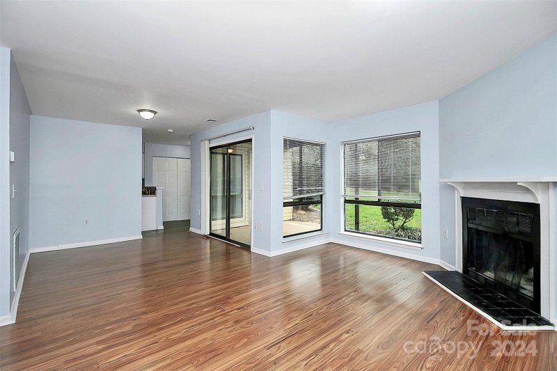 Property image 5 at 4823 Spring Lake Drive, Charlotte, NC 28212