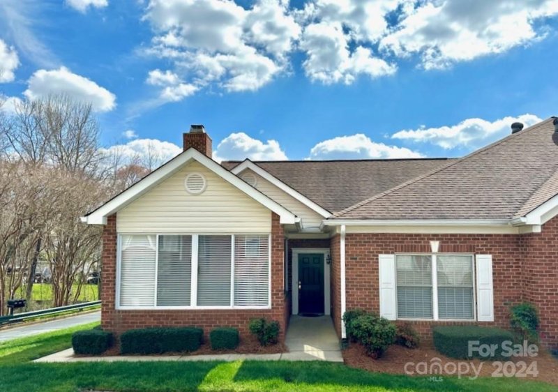 Property image 2 at 8425 Windsor Ridge Drive, Charlotte, NC 28277