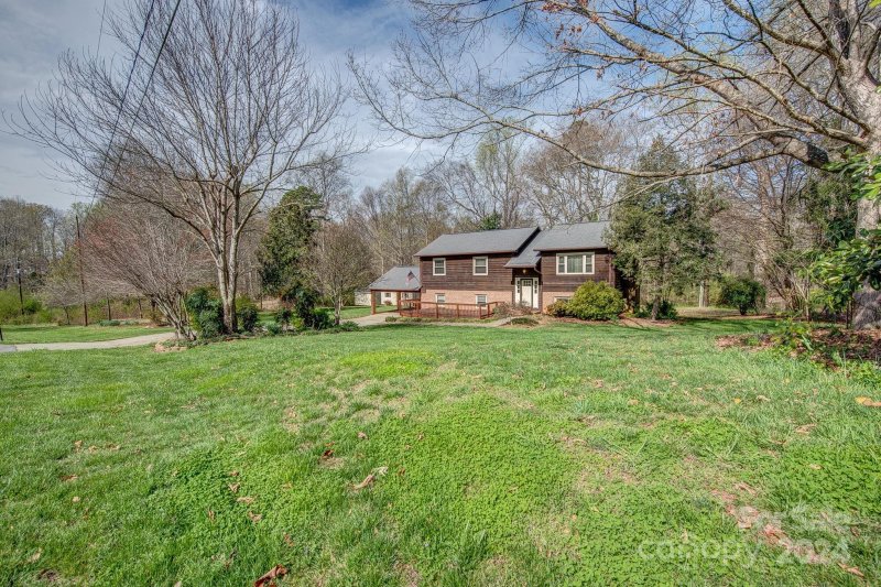 Property image 2 at 4909 Oakwood Circle, Gastonia, NC 28056