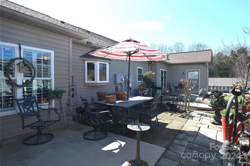 Property image 4 at 505 2nd Street Place, Conover, NC 28613