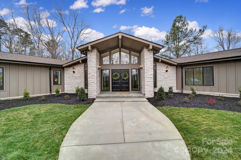 Property image 2 at 7045 Rockland Drive, Charlotte, NC 28213