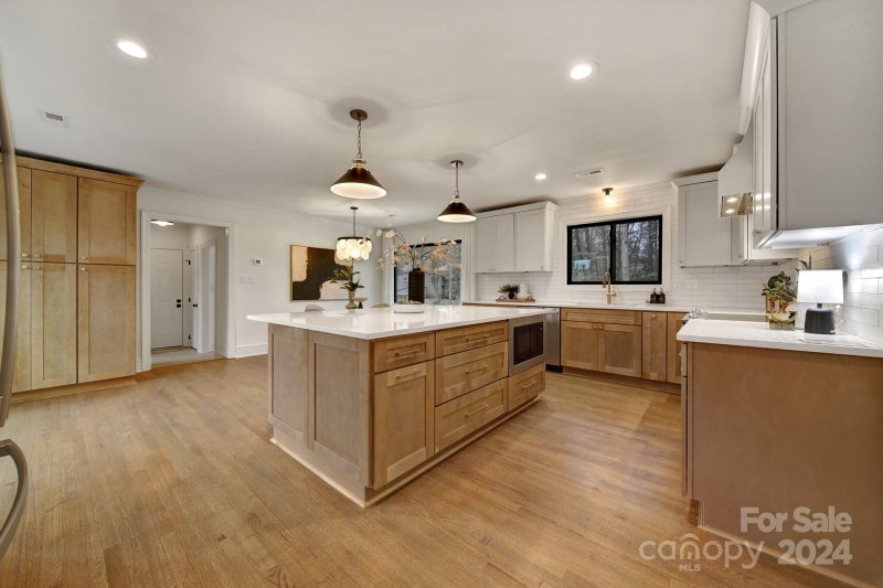 Property image 5 at 7045 Rockland Drive, Charlotte, NC 28213