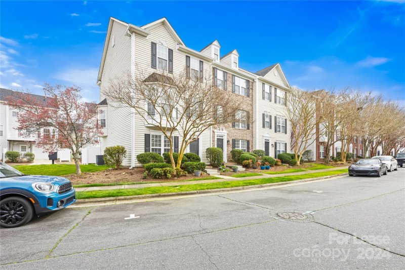 Property image 2 at 8025 Bristle Toe Lane, Charlotte, NC 28277