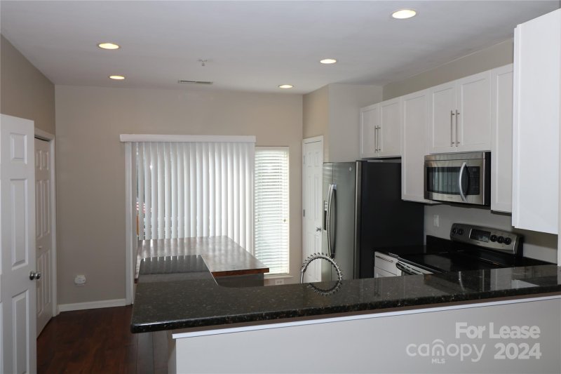 Property image 2 at 524 Donatello Avenue, Charlotte, NC 28205