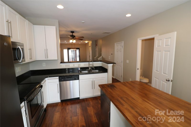 Property image 5 at 524 Donatello Avenue, Charlotte, NC 28205