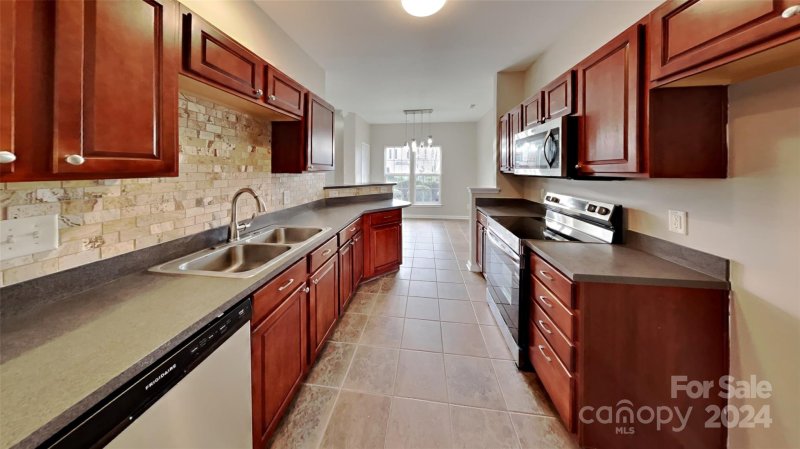 Property image 4 at 4907 Sunburst Lane, Charlotte, NC 28213