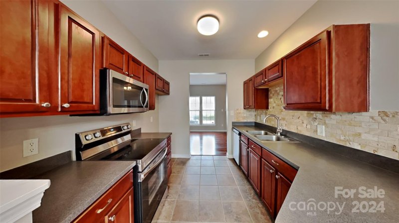 Property image 5 at 4907 Sunburst Lane, Charlotte, NC 28213