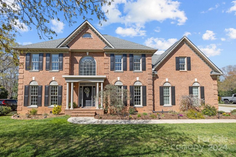 Property image 3 at 10910 Megwood Drive, Charlotte, NC 28277