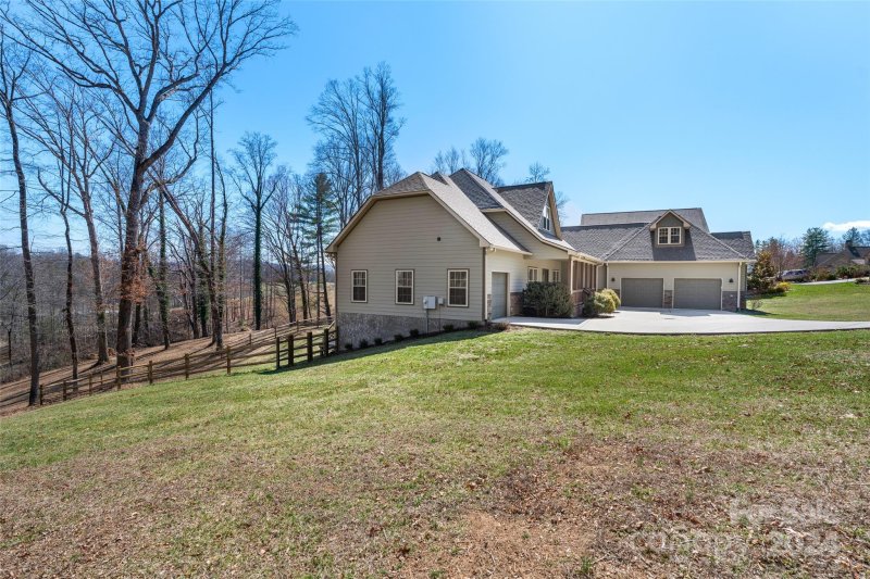 Property image 3 at 41 Bradshaw Lane, Candler, NC 28715