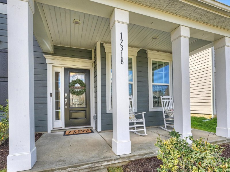 Property image 2 at 17318 Gladys Way, Davidson, NC 28036