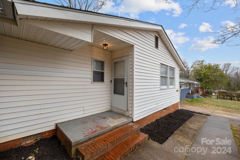 Property image 4 at 605 Wilbrown Circle, Charlotte, NC 28217