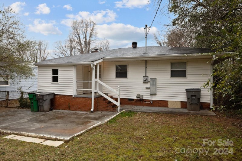 Property image 5 at 605 Wilbrown Circle, Charlotte, NC 28217