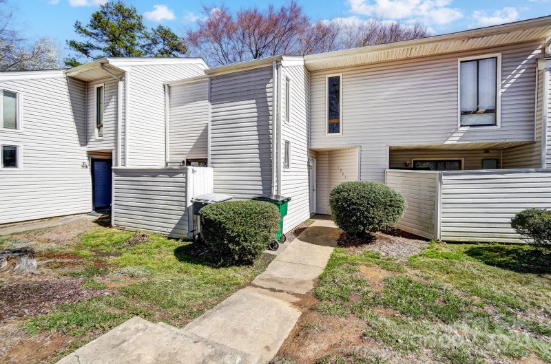 Property image 2 at 7803 Hummingbird Lane, Charlotte, NC 28212