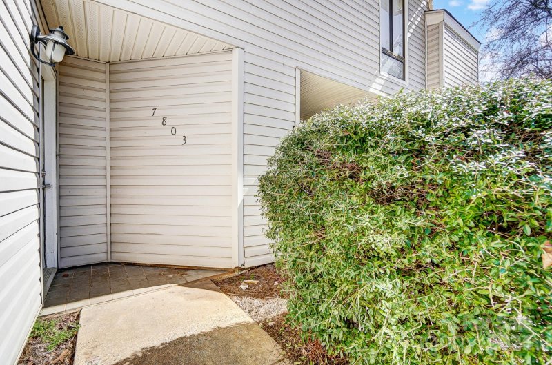 Property image 3 at 7803 Hummingbird Lane, Charlotte, NC 28212