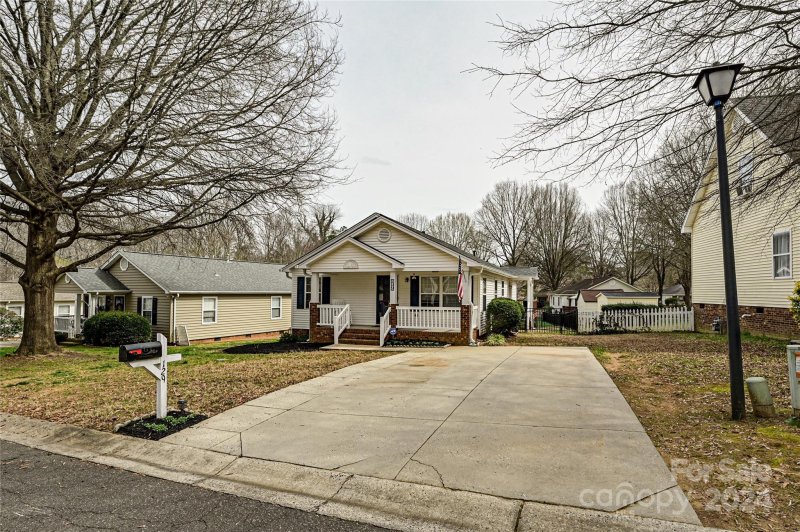 Property image 3 at 129 Pratt Street, Belmont, NC 28012