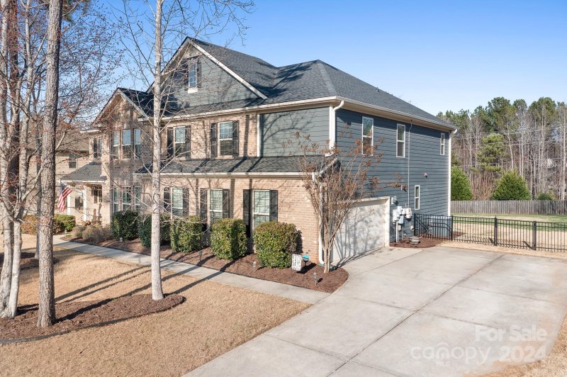 Property image 2 at 130 N San Agustin Drive, Mooresville, NC 28117