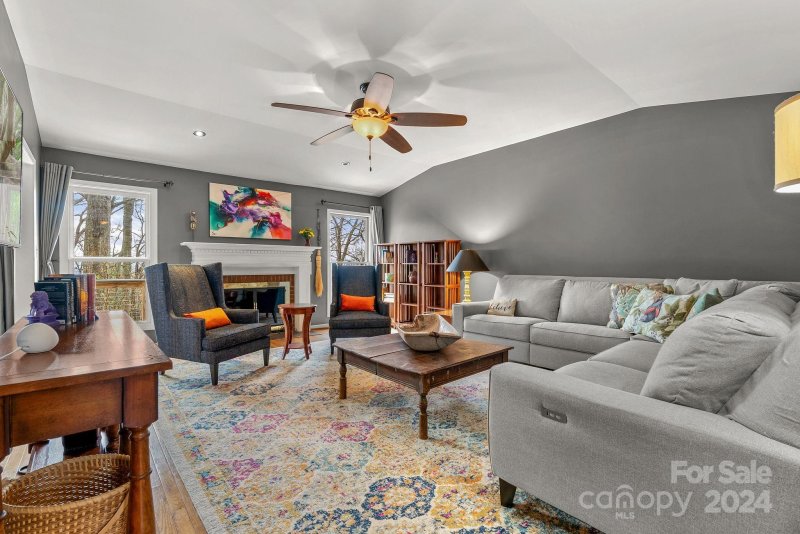 Property image 3 at 504 Kings Ridge, Asheville, NC 28804