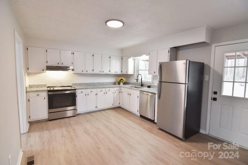 Property image 4 at 1504 Northwoods Drive, Kings Mountain, NC 28086