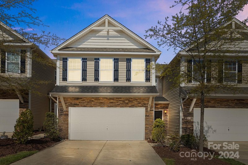836 Summerlake Drive
