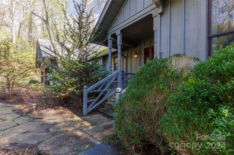 Property image 2 at 156 Cottage Drive, Sapphire, NC 28774