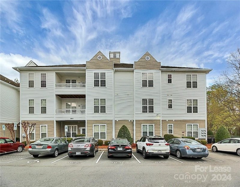 18801 Oakhurst Boulevard