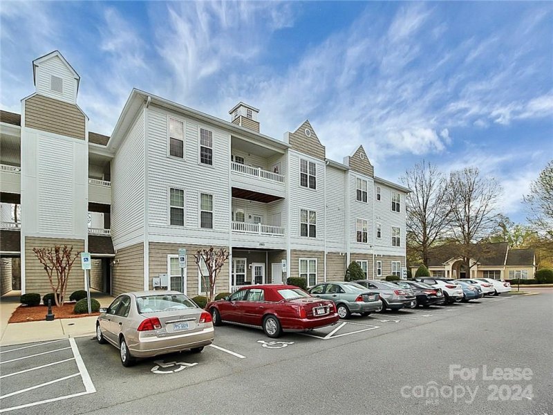 Property image 3 at 18801 Oakhurst Boulevard, Cornelius, NC 28031