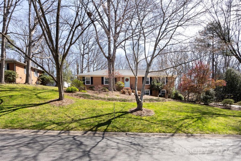 Property image 2 at 1814 Summerhill Drive, Charlotte, NC 28212