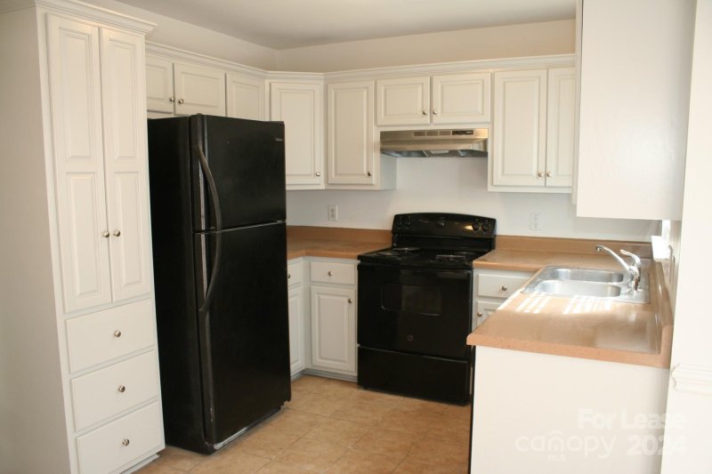 Property image 5 at 9224 Shenington Place, Charlotte, NC 28216