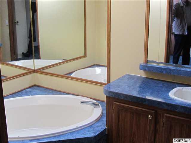 Property image 4 at 1093 Oakbrook Lane, Denver, NC 28037