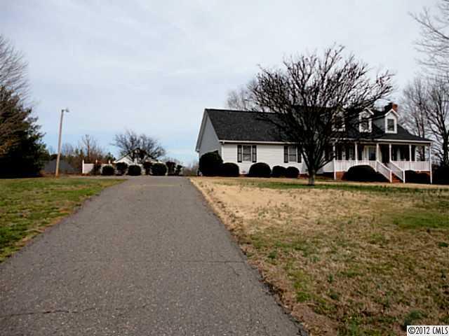 Property image 2 at 601 Sandycrest Drive, Cherryville, NC 28021