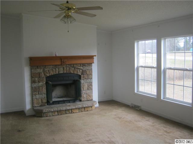 Property image 3 at 112 Castle Court, Kings Mountain, NC 28086