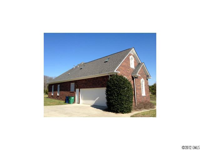 Property image 2 at 330 Hawksnest Court, Matthews, NC 28104