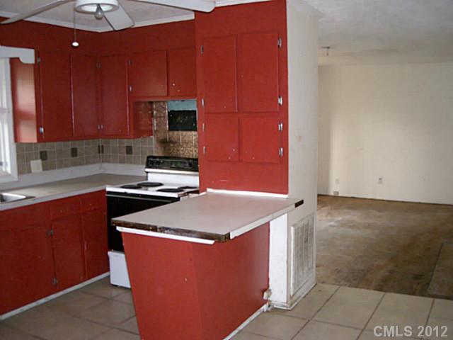 Property image 3 at 7811 Shalom Drive, Charlotte, NC 28216