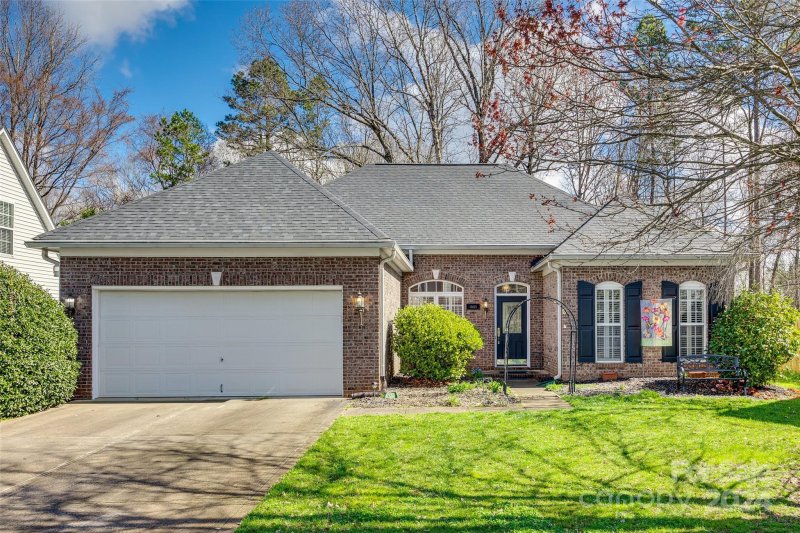 13621 Edgetree Drive