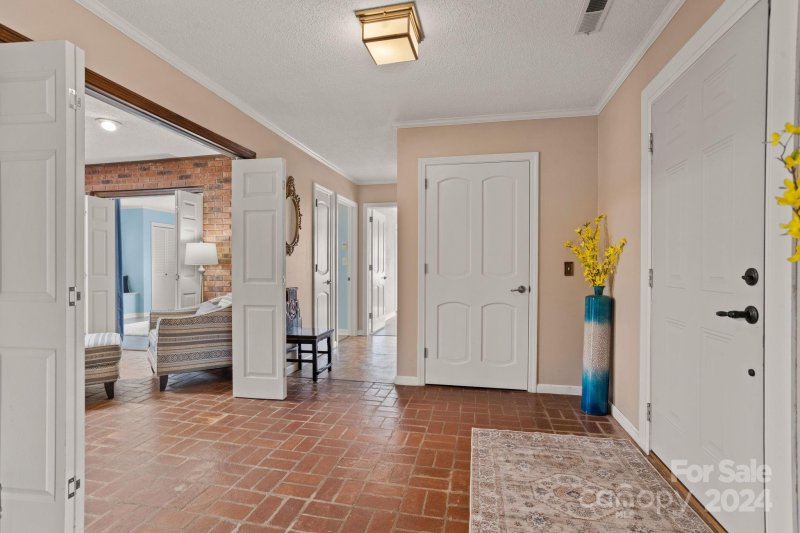 Property image 5 at 118 Underwood Drive, Hendersonville, NC 28739