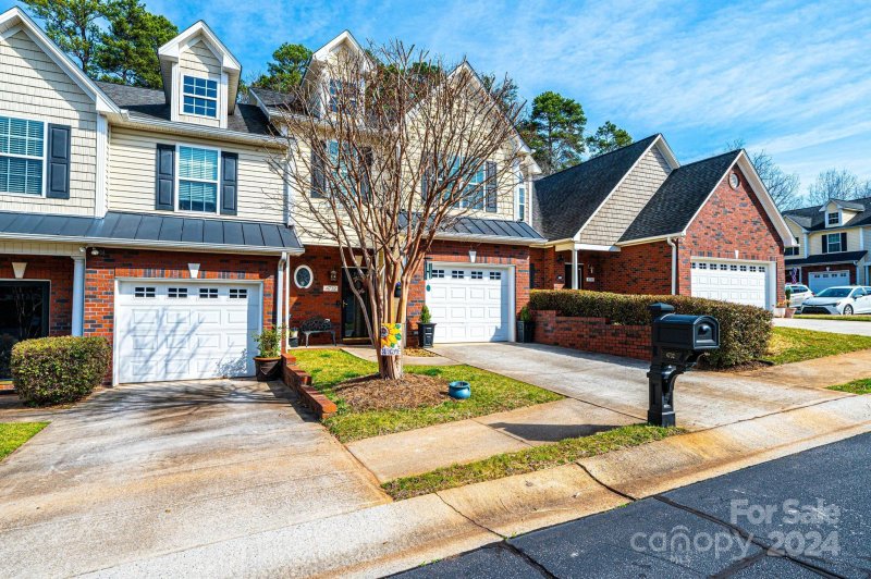 Property image 2 at 4732 Braxton Gate Lane, Hickory, NC 28602