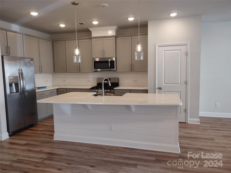 Property image 2 at 913 Lyndon Station Drive, Pineville, NC 28134