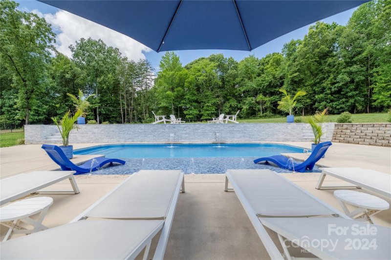 Property image 2 at 121 Leeward Shoals Lane, Mooresville, NC 28117