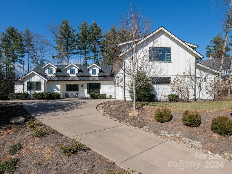 Property image 2 at 19 Brookline Drive, Asheville, NC 28803