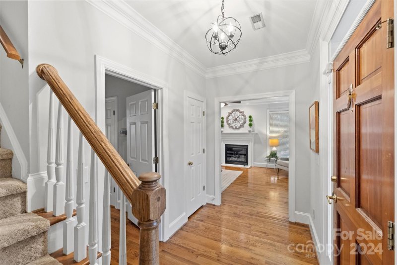 Property image 3 at 3431 Selwyn Farms Lane, Charlotte, NC 28209